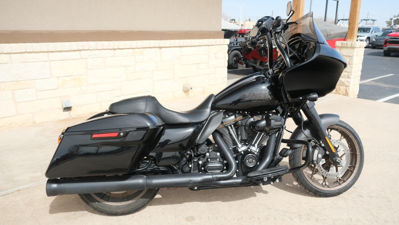 USED 2023 HARLEY ROAD GLIDE ST Image 2