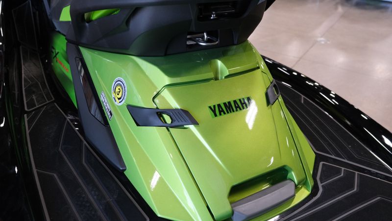 2024 Yamaha FX CRUISER SVHO WITH AUDIO BLACK AND ACID GREEN Image 15