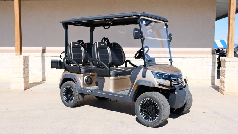 USED 2025 EPIC E40 FX Image 1