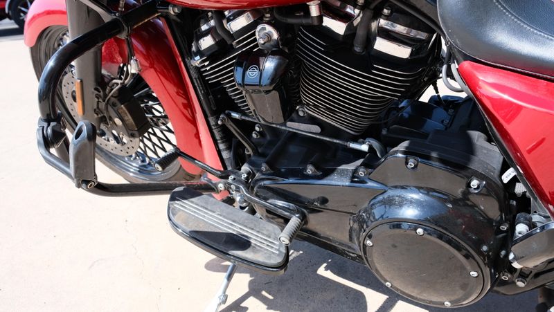 USED 2018 HARLEY ROAD GLIDE SPECIAL Image 15