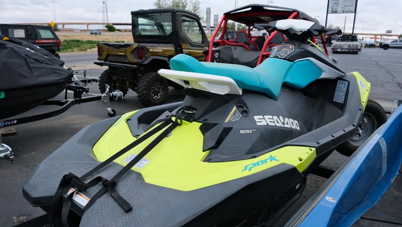 USED 2018 SEADOO SPARK 3 UP Image 6
