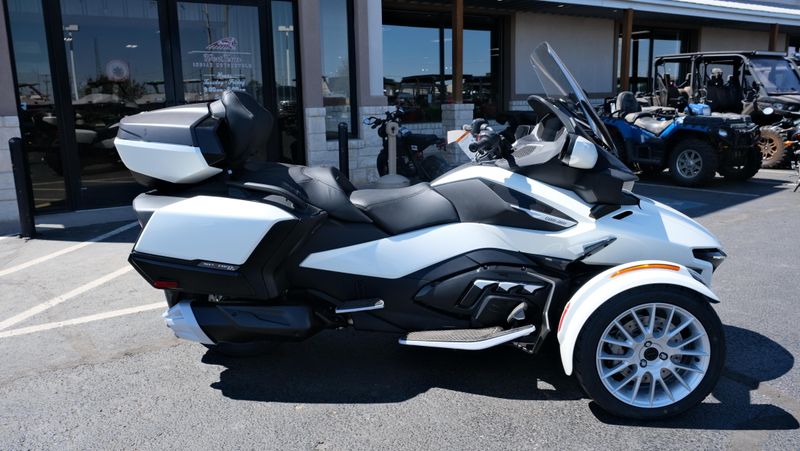 NEW 2026 CAN-AM SPYDER RT LIMITED Image 3