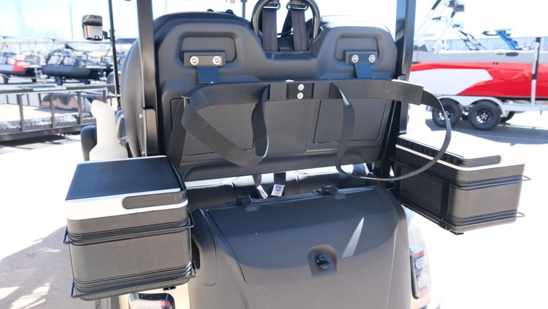 USED 2025 EPIC E40 FX Image 15