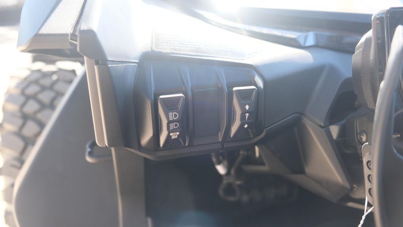 NEW 2026 CAN-AM MAVERICK R MAX X RC 999T DCT Image 25