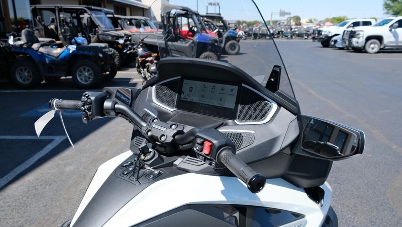 NEW 2026 CAN-AM SPYDER RT LIMITED Image 13