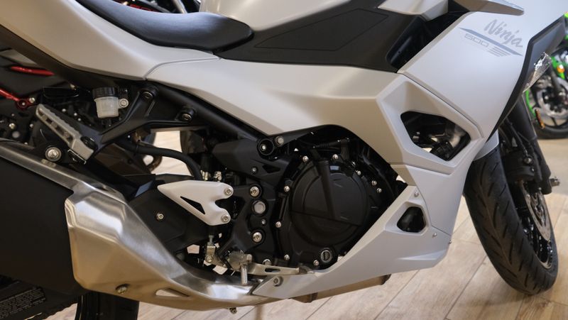 2024 Kawasaki Ninja 500 ABSImage 12