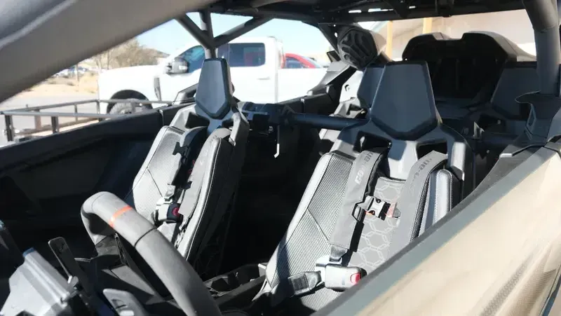 NEW 2026 CAN-AM MAVERICK R MAX X RC WITH SMARTSHOX 999T DCT Image 14