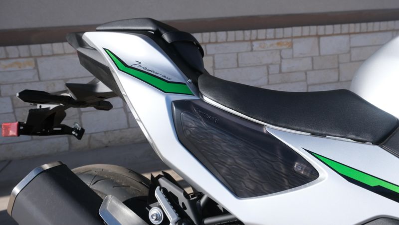 USED 2024 KAWASAKI NINJA 7 HYBRID ABS Image 13