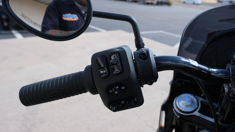 NEW 2025 INDIAN MOTORCYCLE SPORT CHIEF RT Image 14