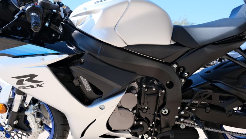 NEW 2026 SUZUKI GSXR600 Image 16