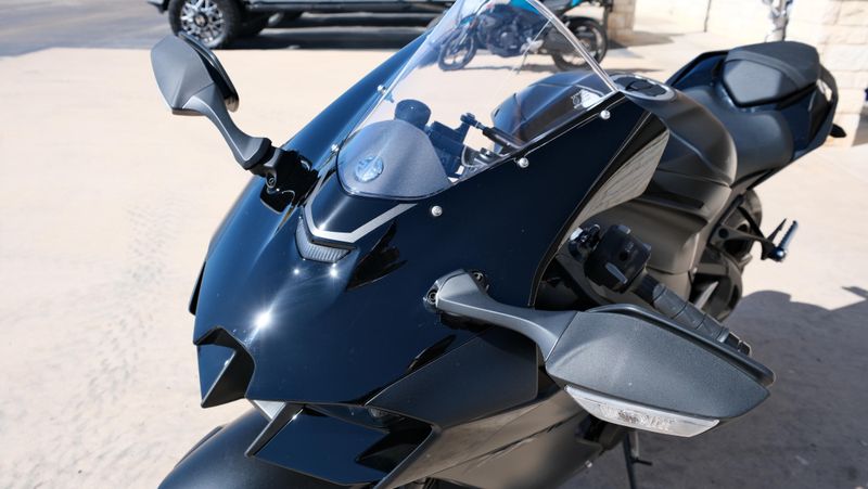 USED 2025 KAWASAKI NINJA ZX10R METAL FLAT SPARK BLACK AND EBONY  in a METAL FLAT SPARK BLACK AND EBONY exterior color. Family PowerSports (877) 886-1997 familypowersports.com