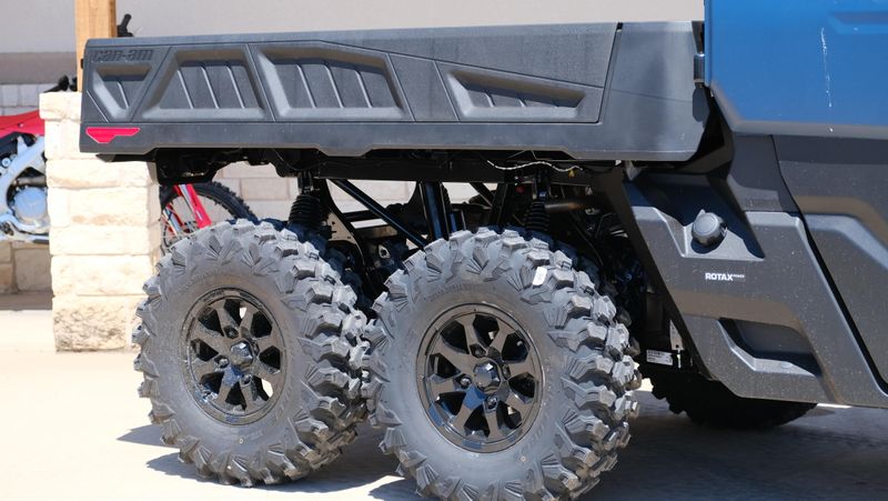 NEW 2025 CAN-AM DEFENDER PRO LIMITED CAB HD10 Image 7
