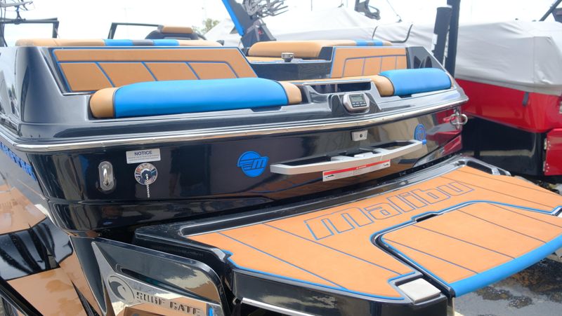 USED 2022 MALIBU 23 LSV Image 38