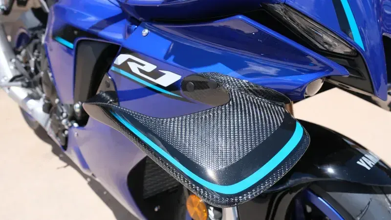NEW 2026 YAMAHA YZF-R1 Image 9
