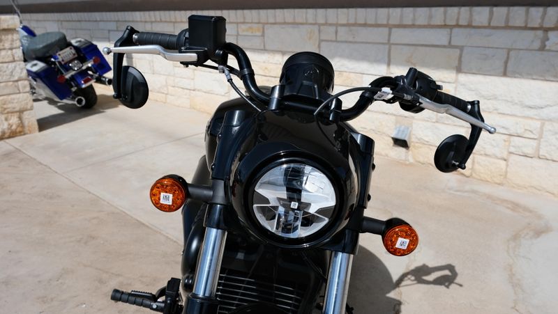 NEW 2025 INDIAN MOTORCYCLE SCOUT BOBBER LIMITED BLACK METALLIC Image 10