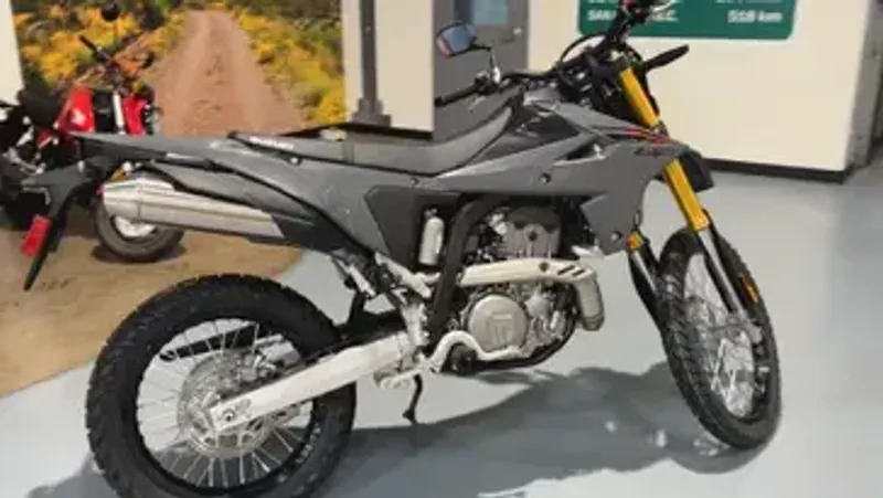New 2025 Suzuki DR-Z4S Image 2