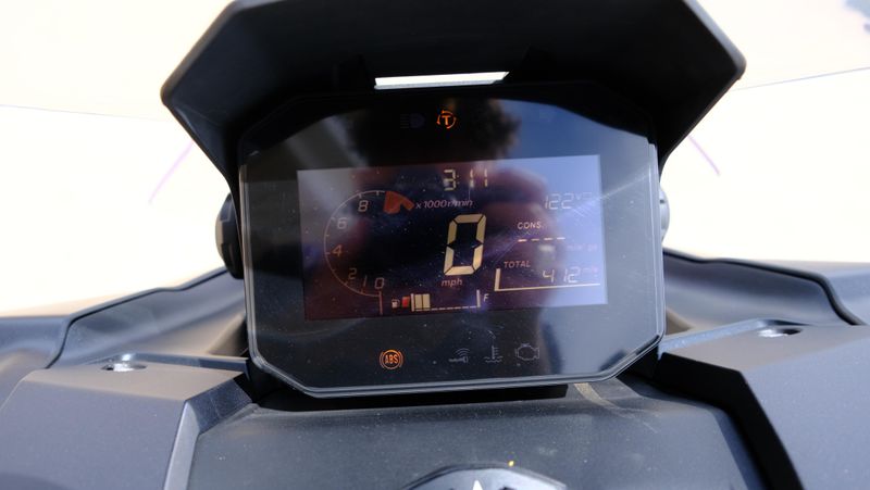 USED 2025 HONDA ADV160 Image 16
