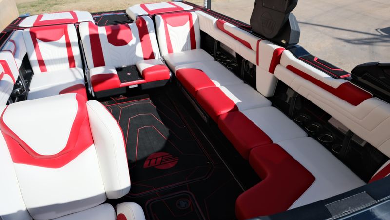 2025 MALIBU WAKESETTER 25 LSV  in a RED-BLACK-WHITE exterior color. Family PowerSports (877) 886-1997 familypowersports.com 