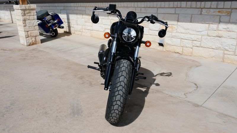 NEW 2025 INDIAN MOTORCYCLE SCOUT BOBBER LIMITED BLACK METALLIC Image 3