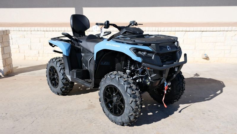 NEW 2026 CAN-AM OUTLANDER MAX XT 700 Image 1
