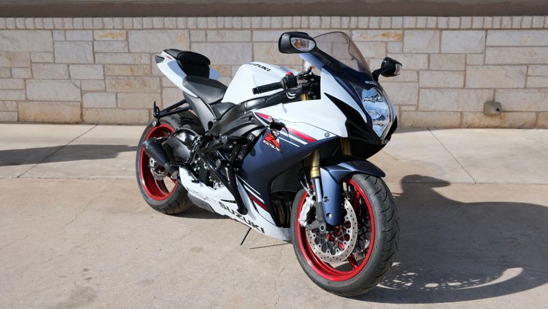 USED 2024 SUZUKI GSXR750 Image 1