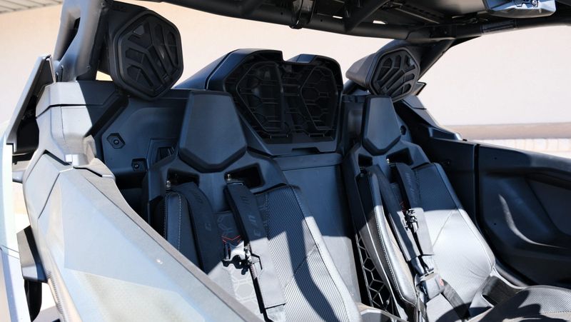 NEW 2026 CAN-AM MAVERICK R X RC 999T DCT Image 11