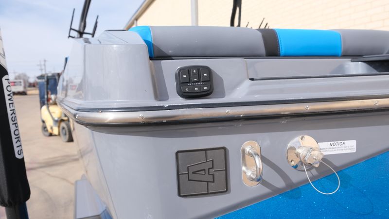 NEW 2026 AXIS T235 Image 14