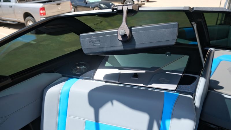 USED 2024 MALIBU WAKESETTER 23LSV Image 19