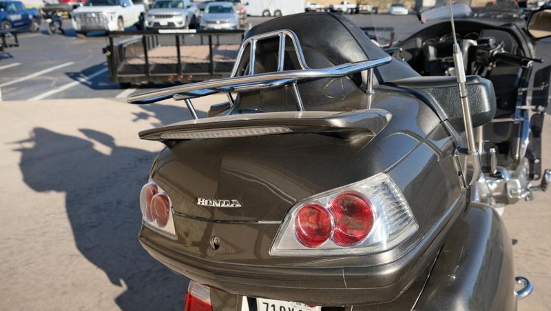 USED 2010 HONDA GOLD WING WITH AUDIO  COMFORT Image 18