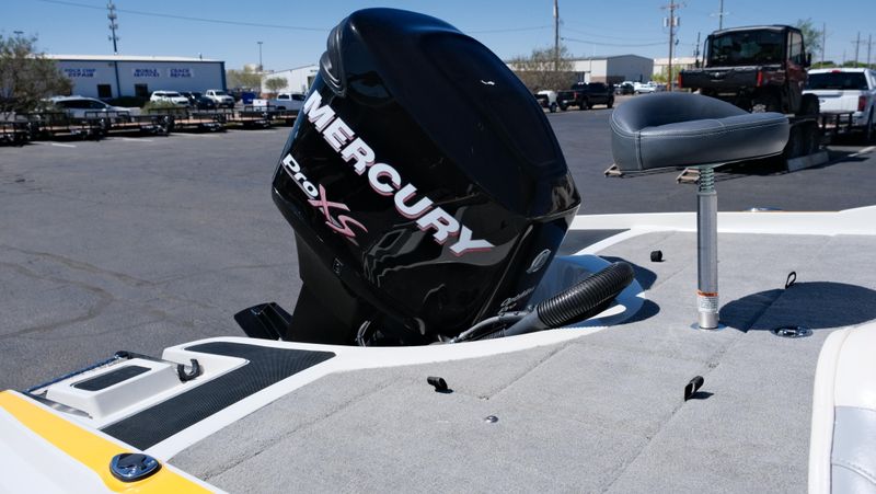 USED 2011 NITRO Z7 SPORT Image 11