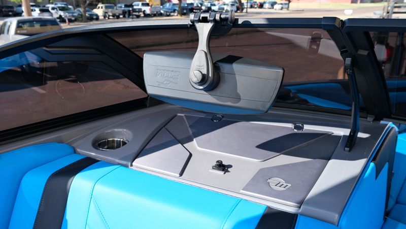 NEW 2026 MALIBU 25 LSV Image 10