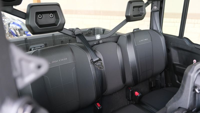 NEW 2026 CAN-AM DEFENDER MAX LIMITED CAB HD11 Image 12