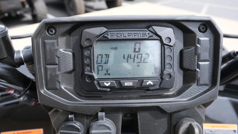 USED 2025 POLARIS SPORTSMAN 570  TRAIL  ONYX BLACK TRAIL Image 14