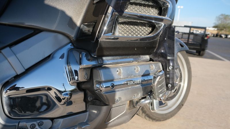USED 2010 HONDA GOLD WING WITH AUDIO  COMFORT Image 17