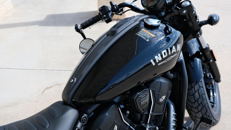 NEW 2025 INDIAN MOTORCYCLE SCOUT BOBBER LIMITED BLACK METALLIC Image 12