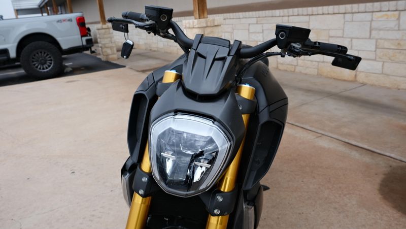 USED 2021 DUCATI XDIAVEL S Image 12
