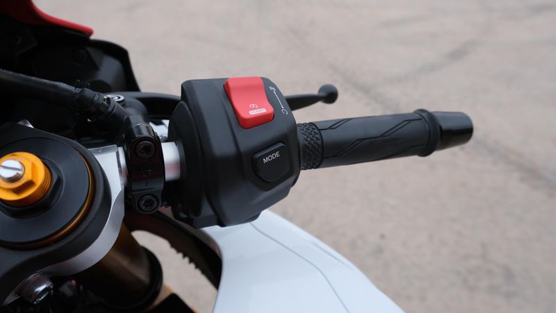 NEW 2026 YAMAHA YZF-R7 70TH ANNIVERSARY EDITION Image 20