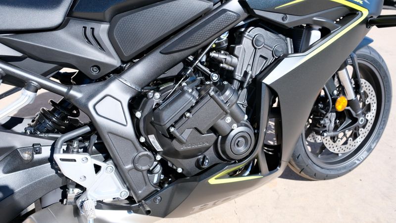 NEW 2026 HONDA CBR650R Image 12