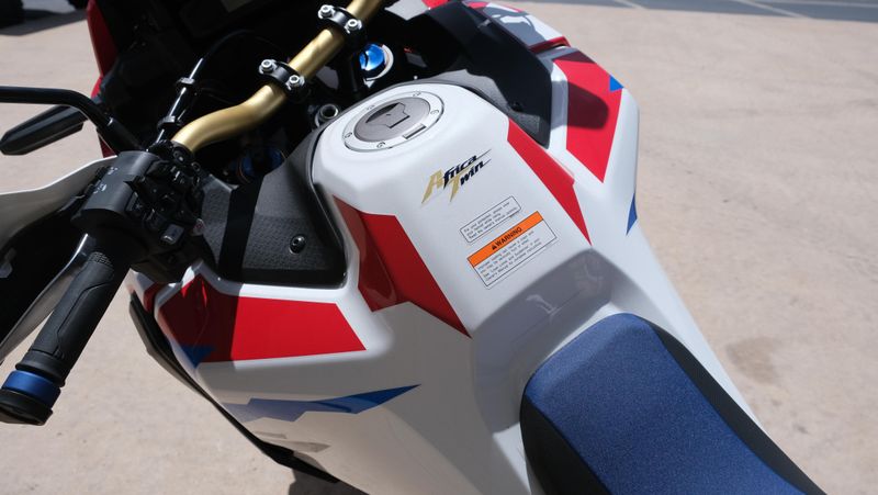 NEW 2026 HONDA AFRICA TWIN ADVENTURE SPORTS ES Image 15