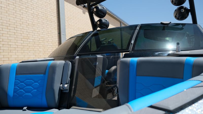 USED 2024 MALIBU WAKESETTER 23LSV Image 29