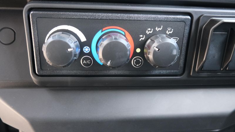 NEW 2026 CAN-AM DEFENDER MAX LIMITED CAB HD11 Image 25