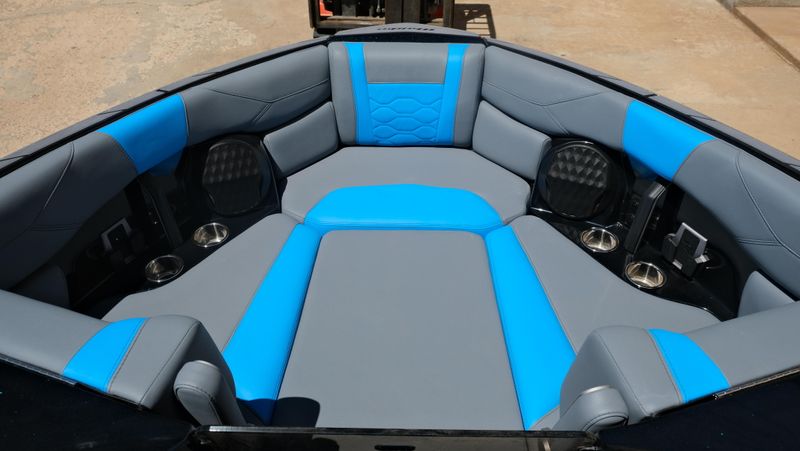 USED 2024 MALIBU WAKESETTER 23LSV Image 18