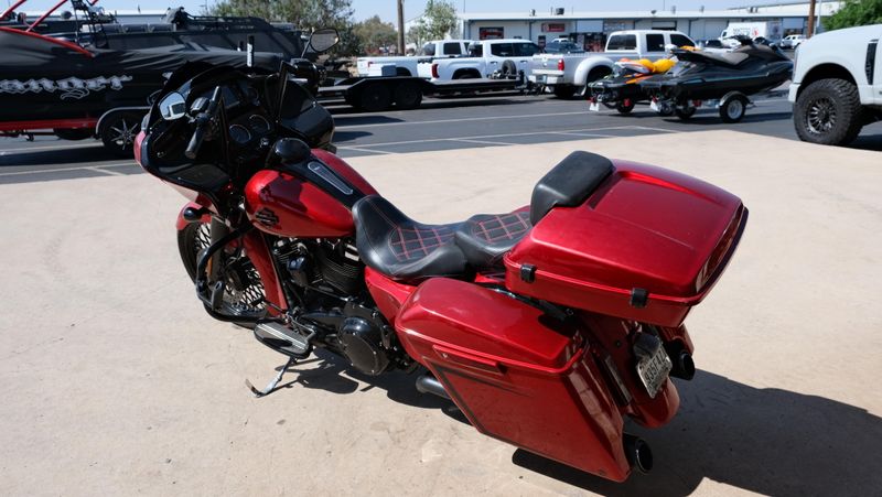 USED 2018 HARLEY ROAD GLIDE SPECIAL Image 4