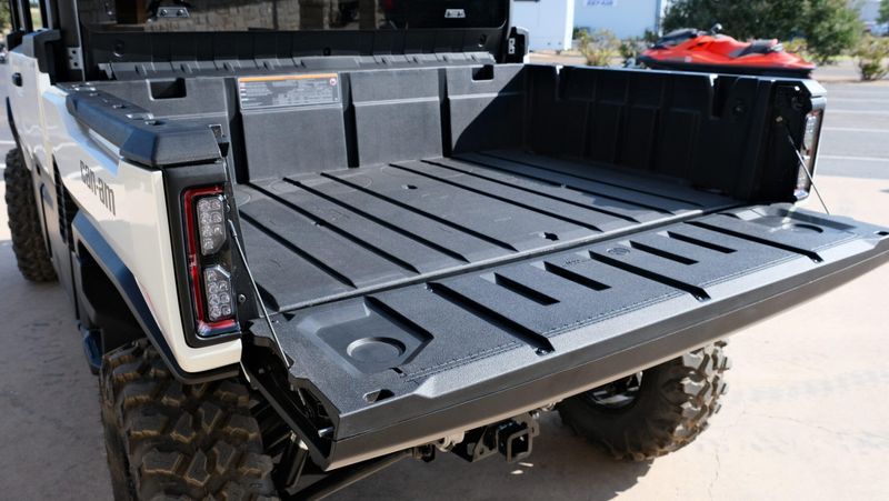 NEW 2026 CAN-AM DEFENDER MAX LIMITED CAB HD11 Image 35