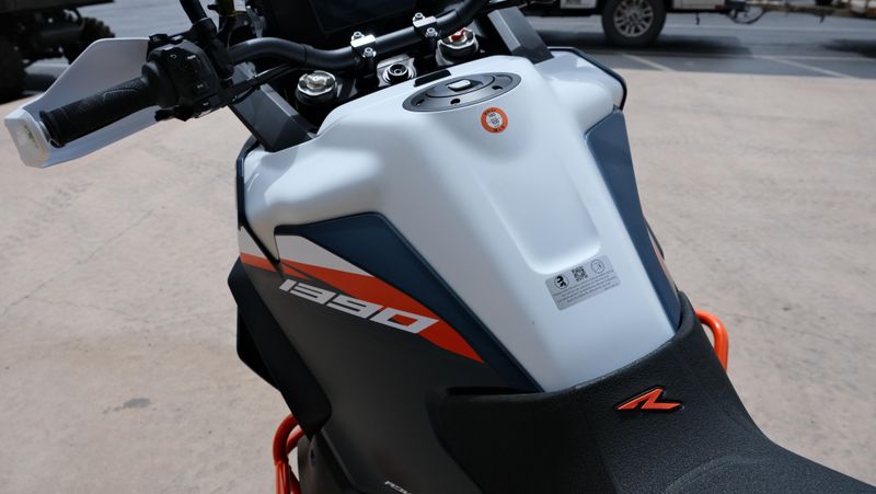 NEW 2026 KTM 1390 SUPER ADVENTURE R Image 13