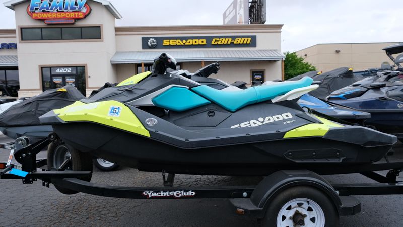 USED 2018 SEADOO SPARK 3 UP Image 2