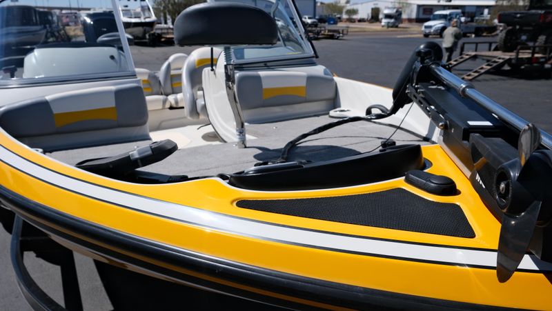 USED 2011 NITRO Z7 SPORT Image 7