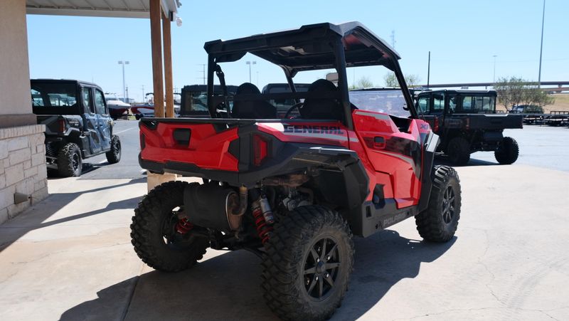 USED 2025 POLARIS GENERAL XP 1000 ULTIMATE - INDY RED ULTIMATE Image 3