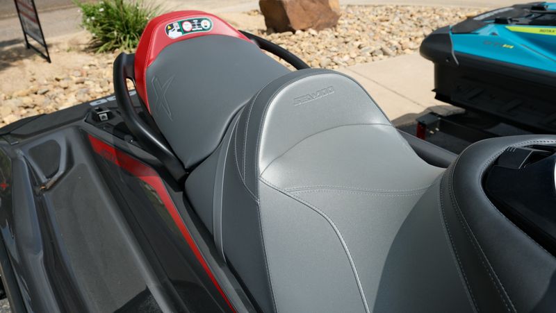 2024 SEADOO GTRX 300 WITH SOUND SYSTEM ECLIPSE BLACK AND DEEP MARSALA Image 4