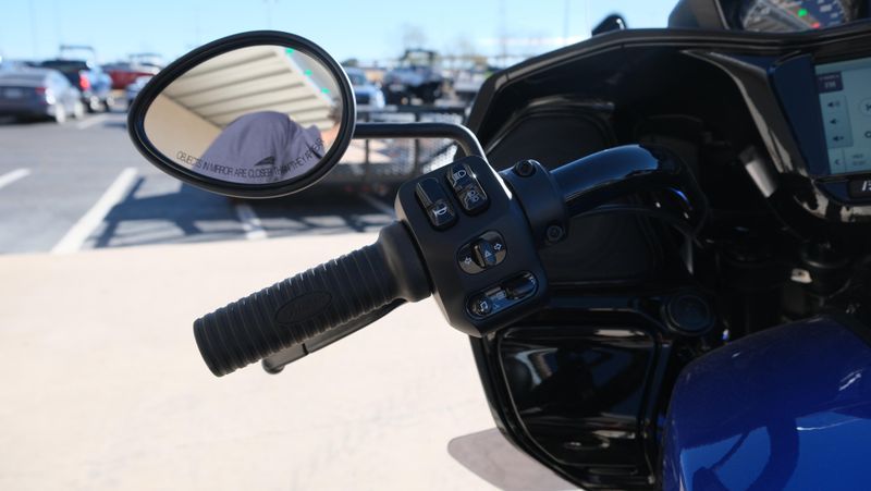 NEW 2026 INDIAN MOTORCYCLE CHALLENGER DARK HORSE Image 15